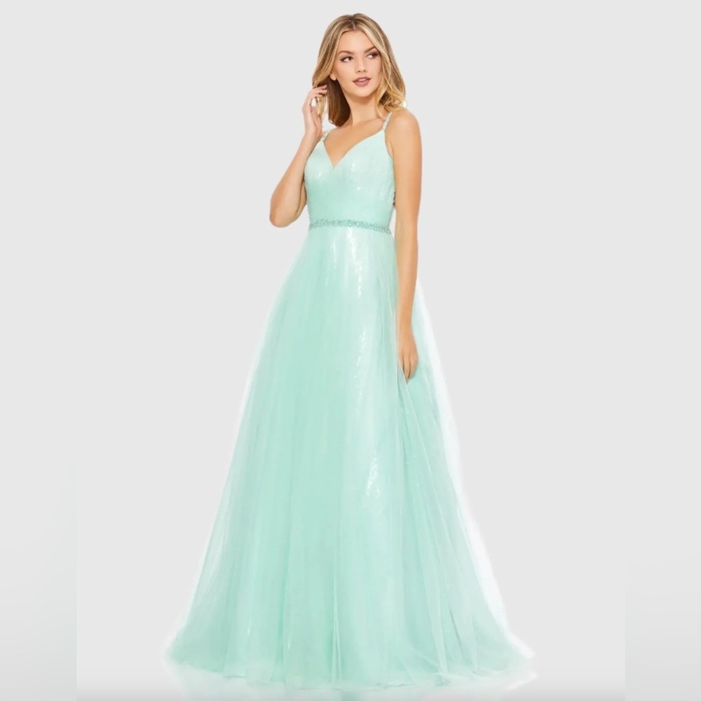 Elegant Mint Green Evening Gown
